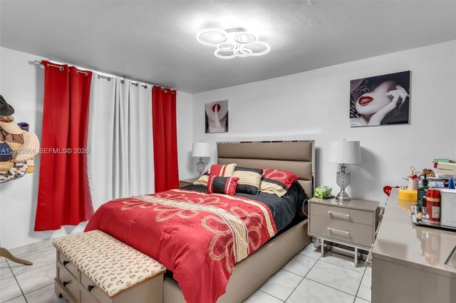 3770 W 8th Ln 27, Hialeah, FL 33012
