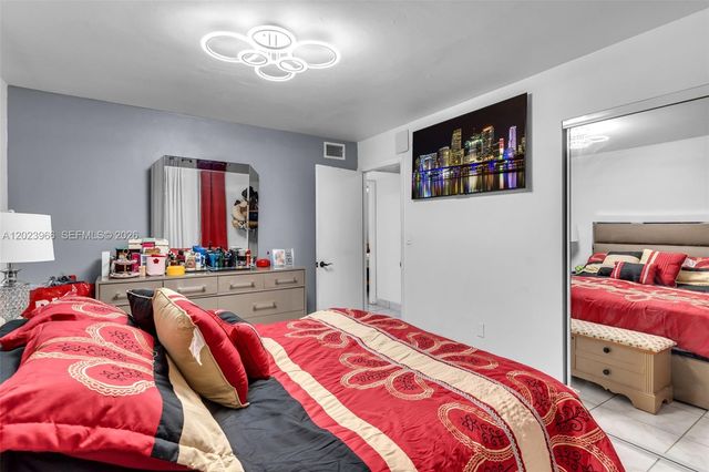 3770 W 8th Ln 27, Hialeah, FL 33012