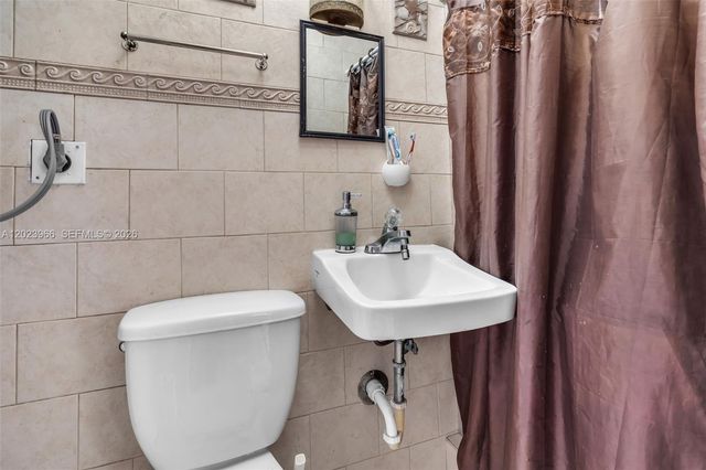3770 W 8th Ln 27, Hialeah, FL 33012