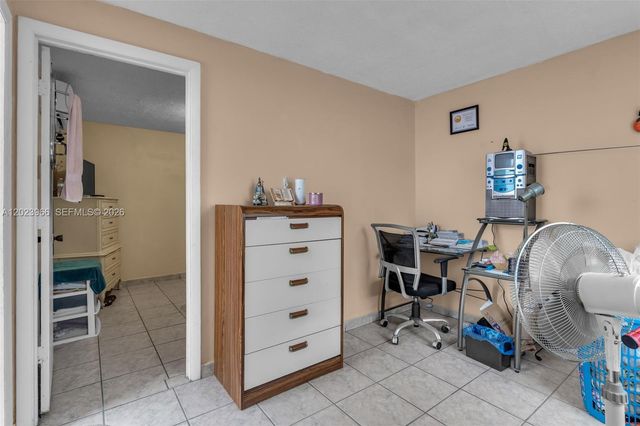 3770 W 8th Ln 27, Hialeah, FL 33012
