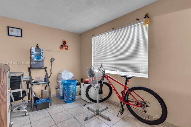 3770 W 8th Ln 27, Hialeah, FL 33012
