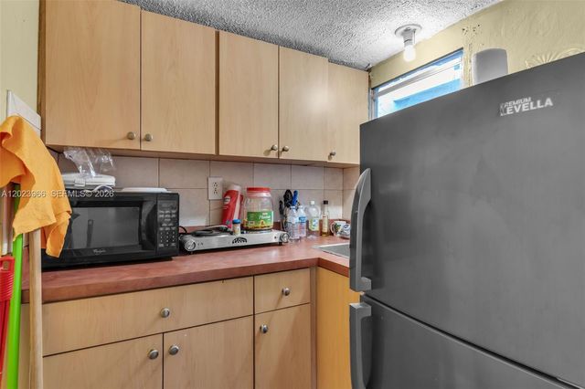 3770 W 8th Ln 27, Hialeah, FL 33012