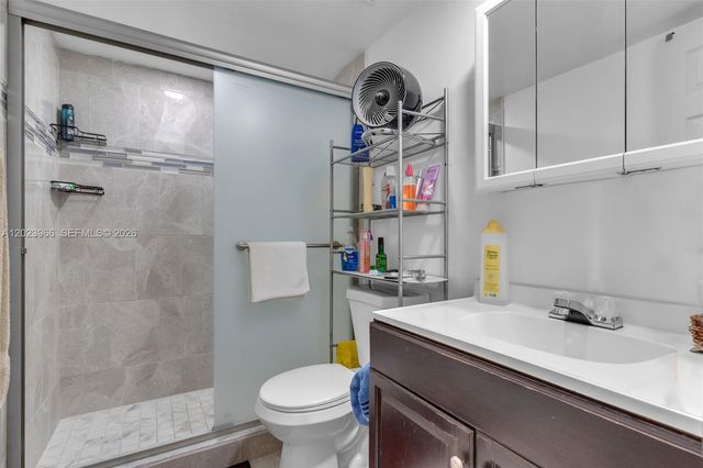 3770 W 8th Ln 27, Hialeah, FL 33012