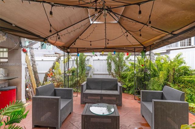 3770 W 8th Ln 27, Hialeah, FL 33012