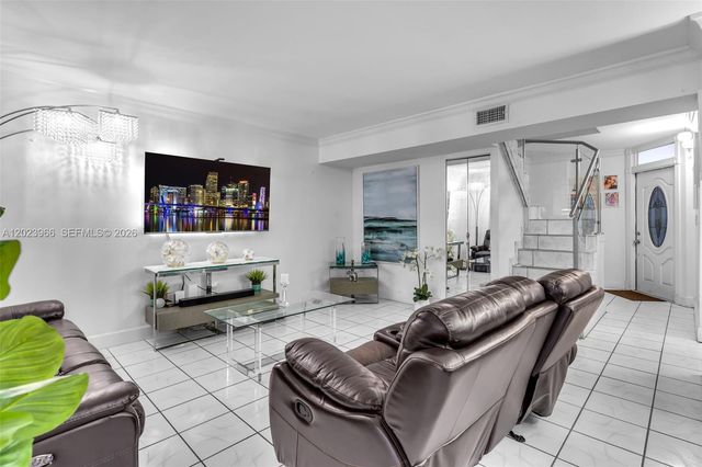 3770 W 8th Ln 27, Hialeah, FL 33012