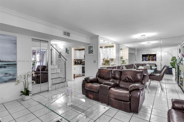 3770 W 8th Ln 27, Hialeah, FL 33012