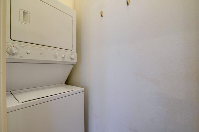 5813 Darling Street C, Houston, TX 77007