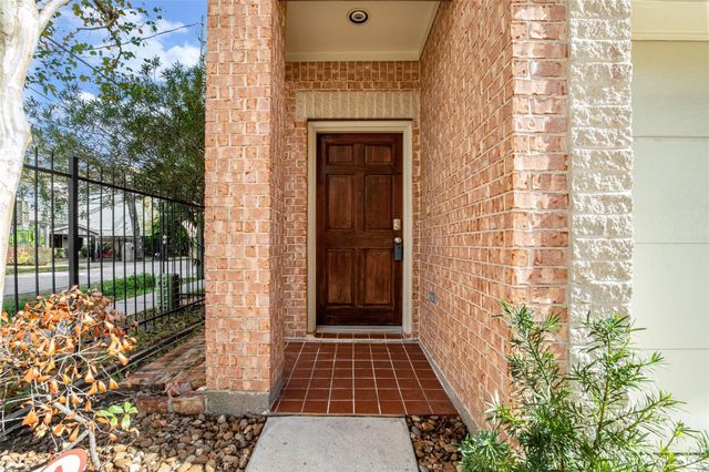 5813 Darling Street C, Houston, TX 77007