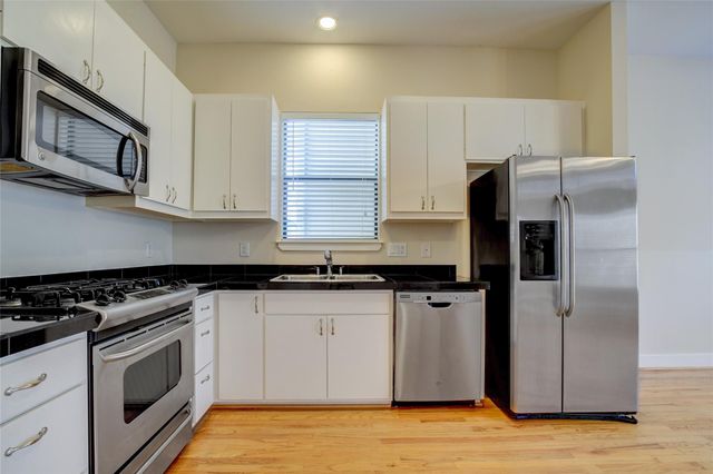 5813 Darling Street C, Houston, TX 77007