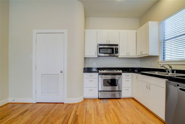 5813 Darling Street C, Houston, TX 77007