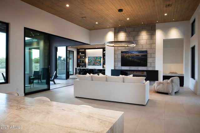11980 E DESERT WILLOW Drive, Scottsdale, AZ 85255