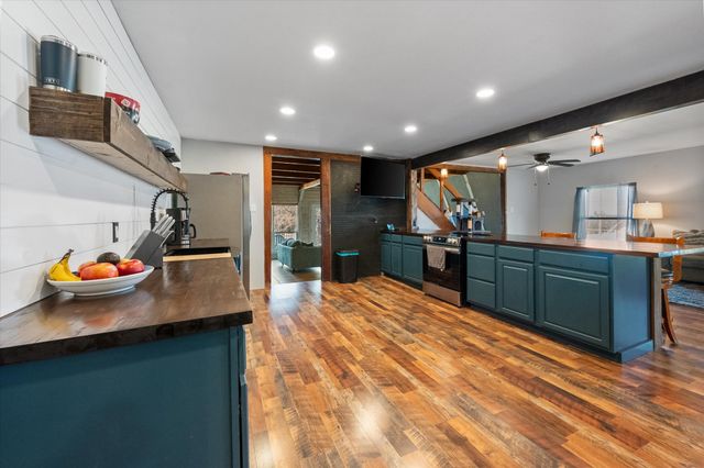 613 Mustang Trail, Granbury, TX 76049