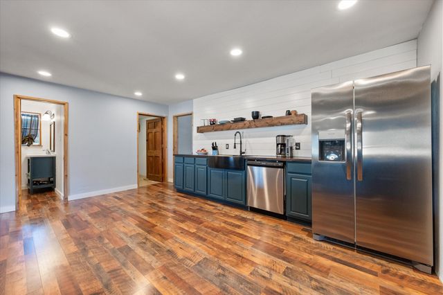 613 Mustang Trail, Granbury, TX 76049