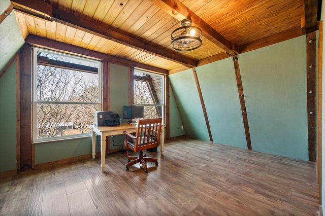 613 Mustang Trail, Granbury, TX 76049