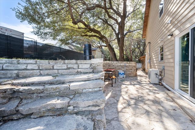 613 Mustang Trail, Granbury, TX 76049