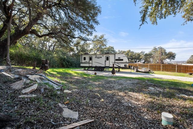 613 Mustang Trail, Granbury, TX 76049