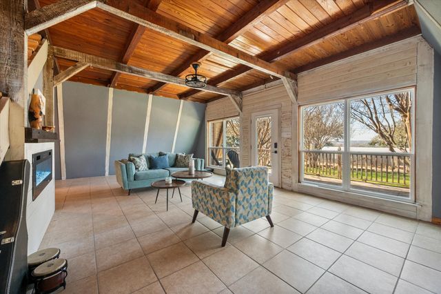 613 Mustang Trail, Granbury, TX 76049