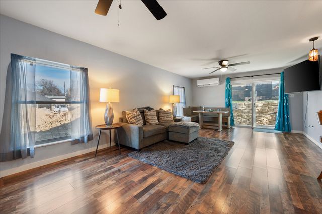 613 Mustang Trail, Granbury, TX 76049