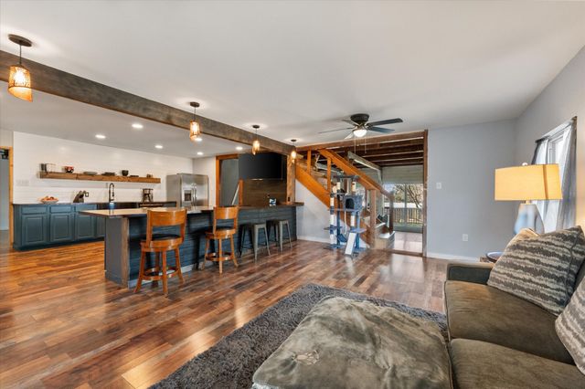 613 Mustang Trail, Granbury, TX 76049