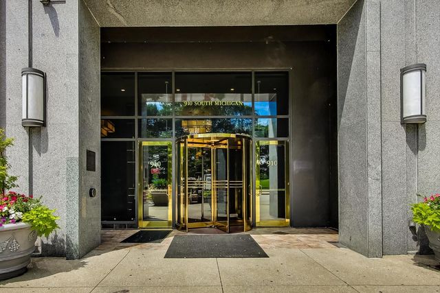 910 S Michigan Avenue 607, Chicago, IL 60605