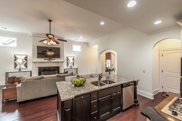 901 Fairington Pvt Way, Gallatin, TN 37066