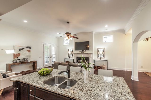 901 Fairington Pvt Way, Gallatin, TN 37066