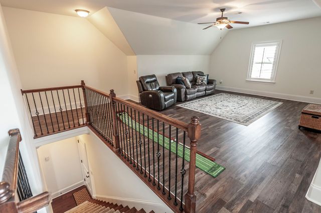 901 Fairington Pvt Way, Gallatin, TN 37066