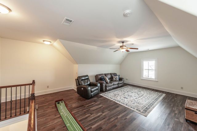 901 Fairington Pvt Way, Gallatin, TN 37066