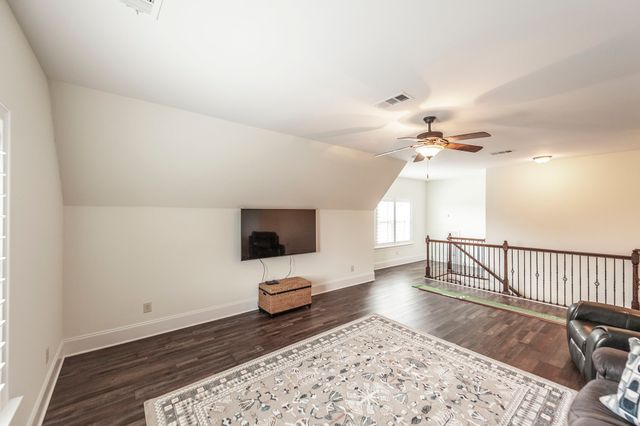 901 Fairington Pvt Way, Gallatin, TN 37066