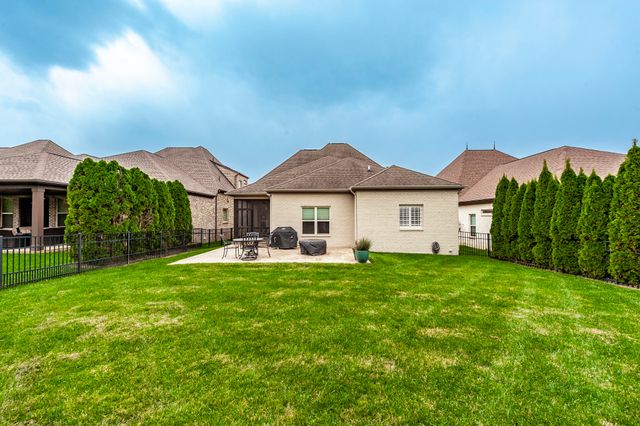 901 Fairington Pvt Way, Gallatin, TN 37066