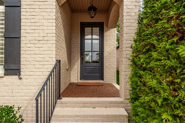 901 Fairington Pvt Way, Gallatin, TN 37066