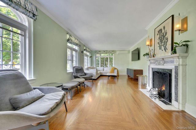 514 Esplanade, Pelham, NY 10803