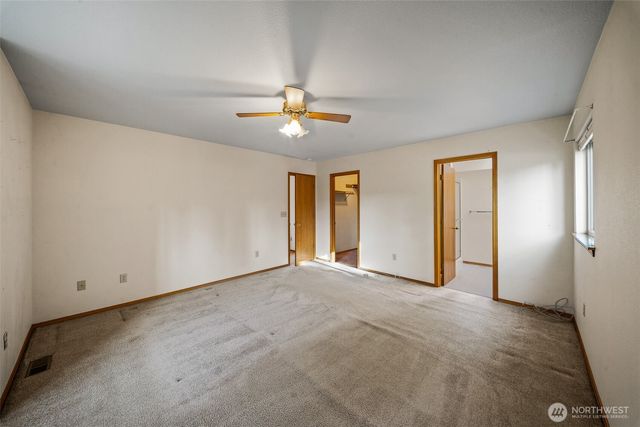 16011 Spanaway Loop S, Spanaway, WA 98387