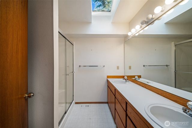 16011 Spanaway Loop S, Spanaway, WA 98387