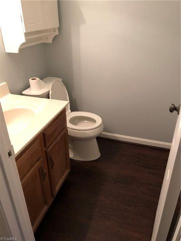 5934 W Friendly Avenue J, Greensboro, NC 27410