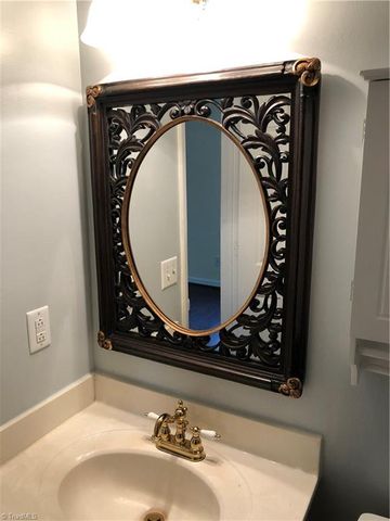 5934 W Friendly Avenue J, Greensboro, NC 27410