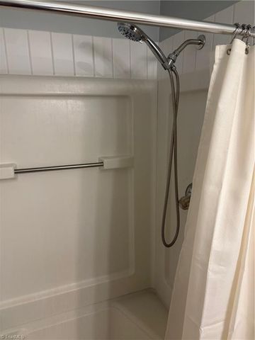 5934 W Friendly Avenue J, Greensboro, NC 27410