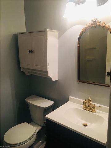 5934 W Friendly Avenue J, Greensboro, NC 27410