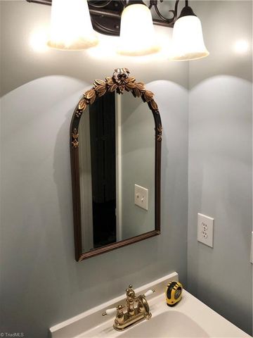 5934 W Friendly Avenue J, Greensboro, NC 27410