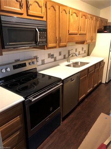 5934 W Friendly Avenue J, Greensboro, NC 27410