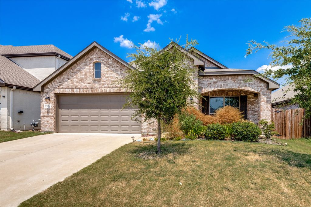 6369 Red Cliff Drive, Fort Worth, TX 76179
