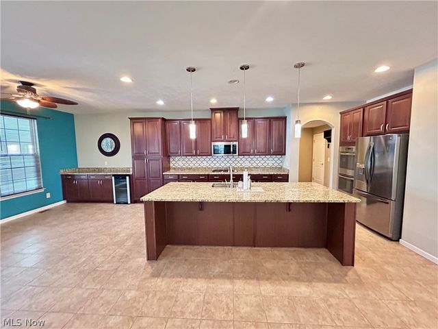 8028 Megan Meadow Drive, Hudson, OH 44236