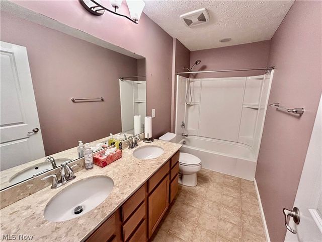 8028 Megan Meadow Drive, Hudson, OH 44236