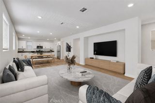 14700 Sherman Way, Van Nuys, CA 91405