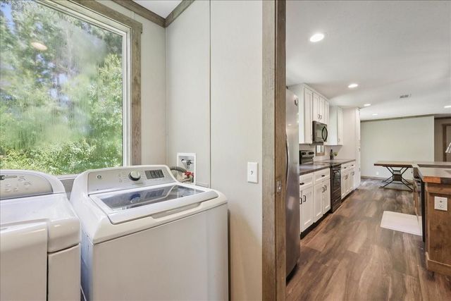 13585 Mesa Ln, Hamshire, TX 77622