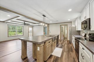 13585 Mesa Ln, Hamshire, TX 77622