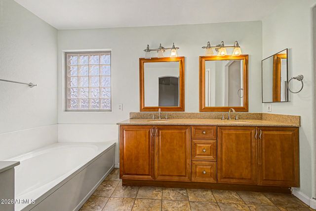 6933 W VILLA HERMOSA --, Glendale, AZ 85310