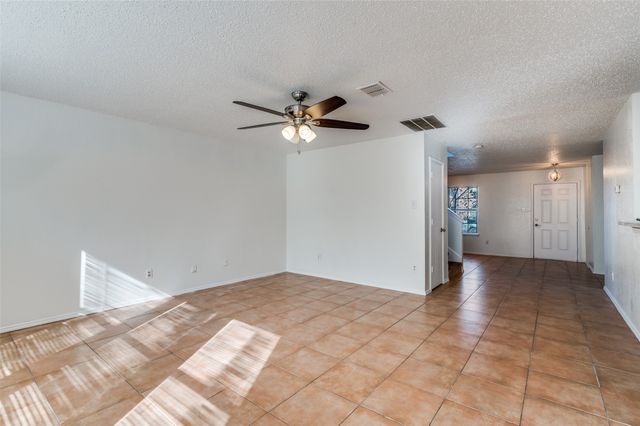 10141 Chapel Rock Drive, Fort Worth, TX 76116