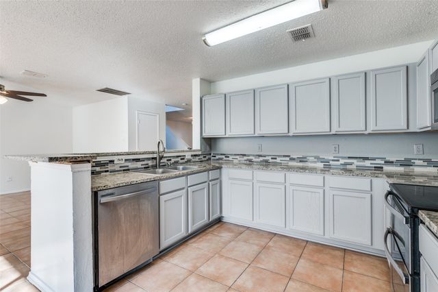 10141 Chapel Rock Drive, Fort Worth, TX 76116