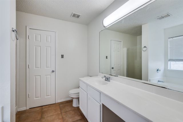 10141 Chapel Rock Drive, Fort Worth, TX 76116